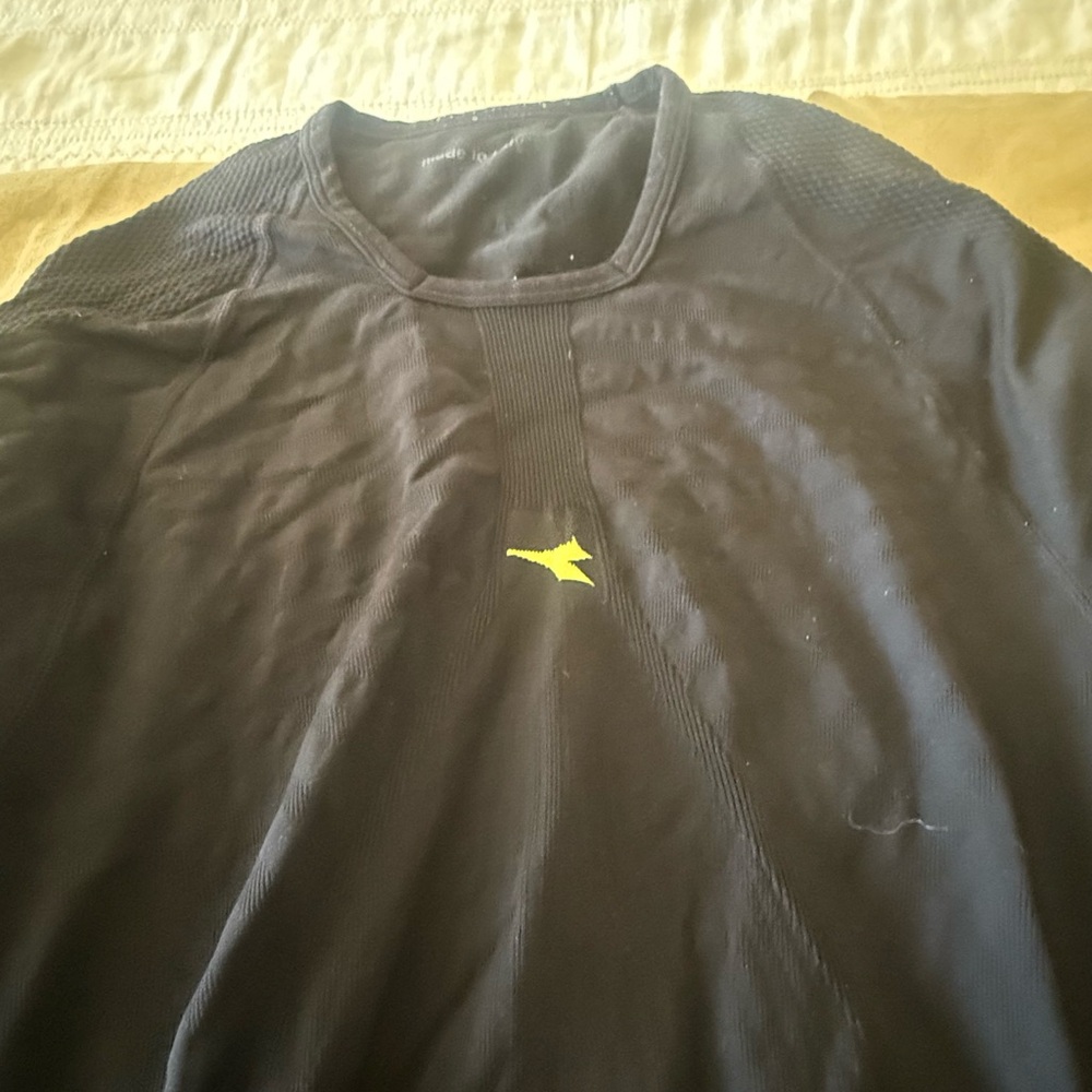 Running long sleeve shirt